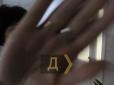 Дряпали за обличчя та вибивали техніку з рук: В Одесі в будинку для літніх людей напали на журналіста