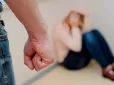 На Закарпатті чоловік два тижні тримав дружину на ланцюгу в літній кухні