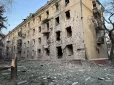 Росія вдарила бомбами по центру Краматорська, багато людей поранено (фото)