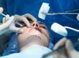 Прийшла за красою - стала інвалідом: У Києві пластичний хірург невдало провів операцію пацієнтці та отримав підозру